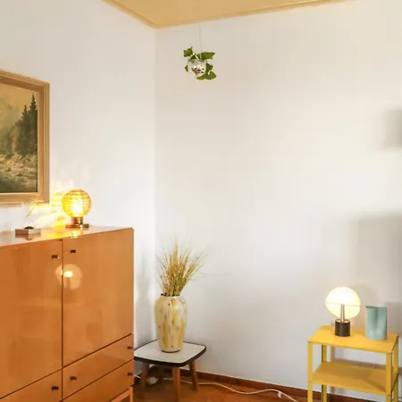 - Panoramablick über *